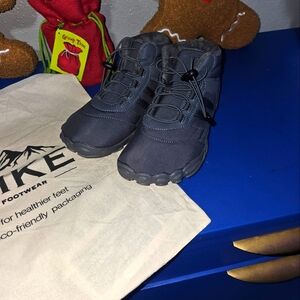 Winter barefoot sneakers Hike footwear